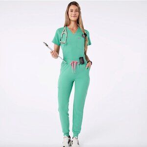 FIGS Surgical Green Top and Bottom (SET) Like New!